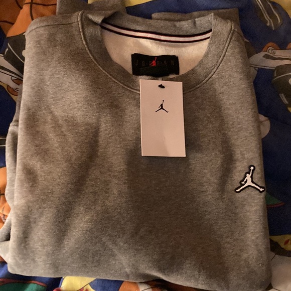 NWT Jordan Essentials Fleece Crewneck Sweatshirt Medium Gray - Picture 6 of 7
